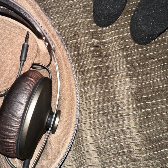 Sennheiser Momentum M2 On-Ear Wired Headphones Black Premium Sound Lightweight - Picture 2 of 10